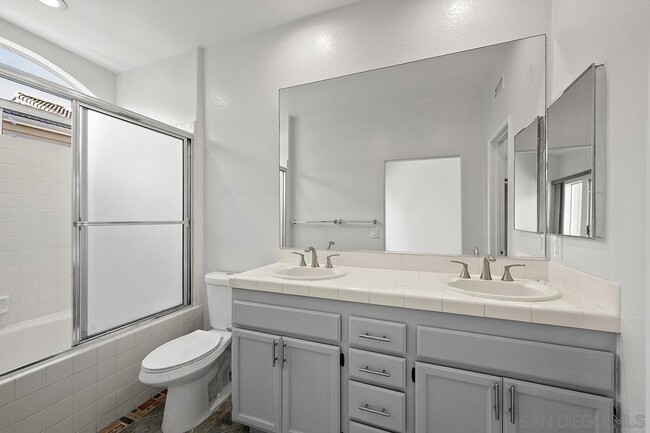 Building Photo - 7274 Shoreline Dr