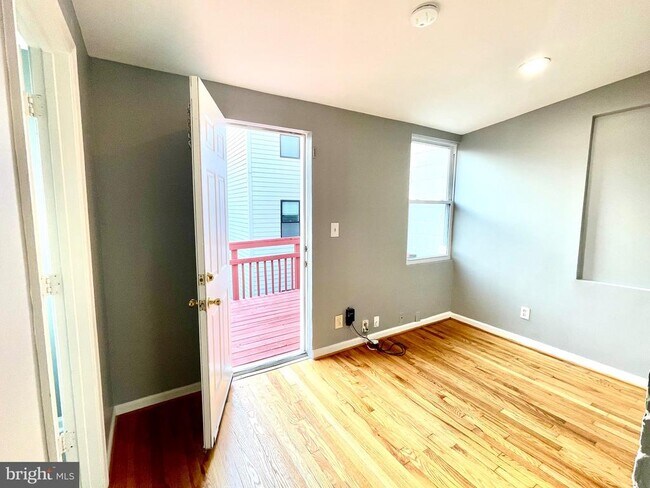 Building Photo - 3540 Warder St NW
