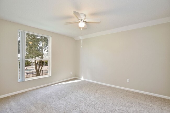 Building Photo - 15601 Bay Vista Dr