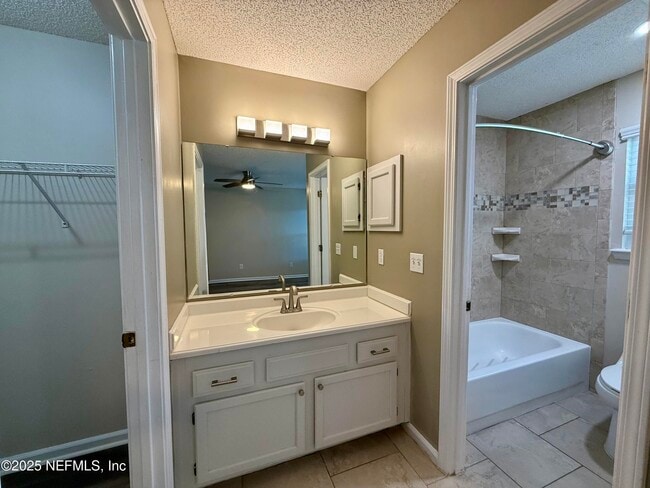 Building Photo - 4578 Blue Stream Ln N