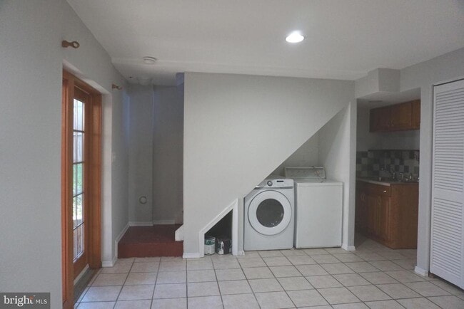 Building Photo - 19 Shady Spring Pl
