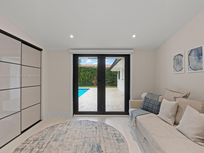 Building Photo - 511 SE 14th St