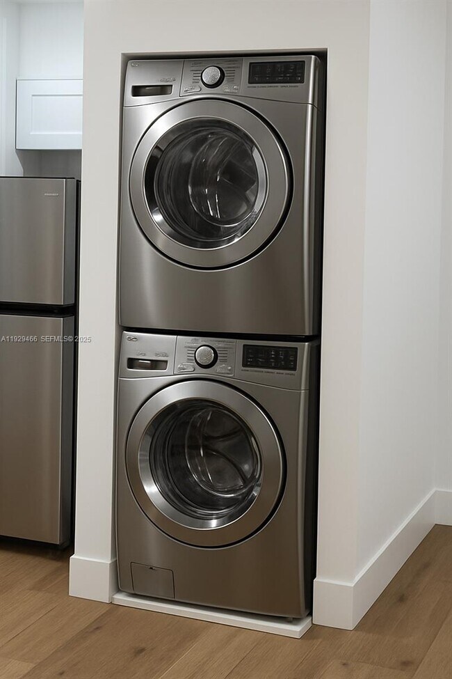 Building Photo - 417 NW 2nd Ave