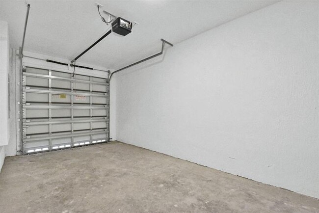 Building Photo - 702 Stellar Ct