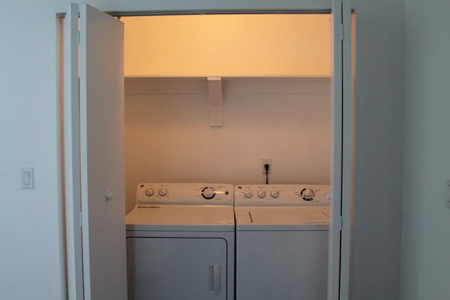 Building Photo - 2630 NE 213th St