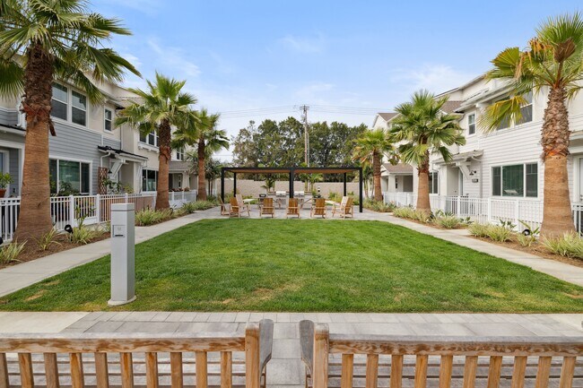 Building Photo - 2406 Haley Pt Dr