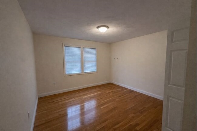 Building Photo - 22 Johns Ave