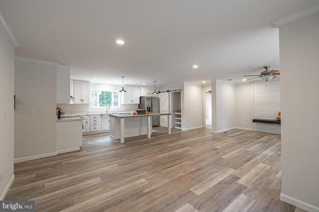 Building Photo - 307 Larkspur Rd