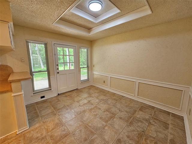 Building Photo - 116 Park Cir