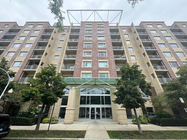 Primary Photo - 100 N Hermitage Ave