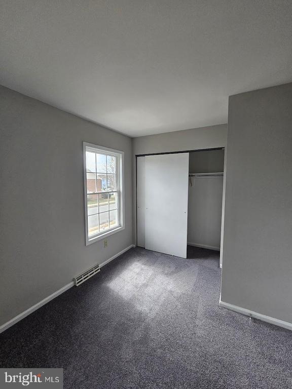 Building Photo - 33 Fieldstone Ct