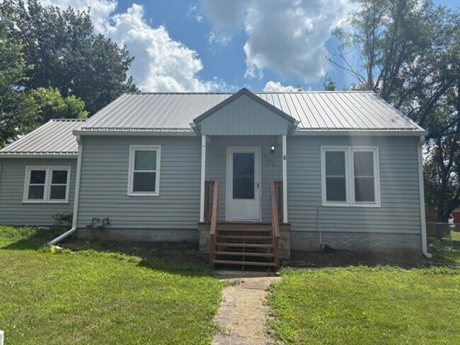 Building Photo - Charming 3 Bedroom and 1 Bath Pleasant Hill Home with Garage, Carport & Fenced Yard!