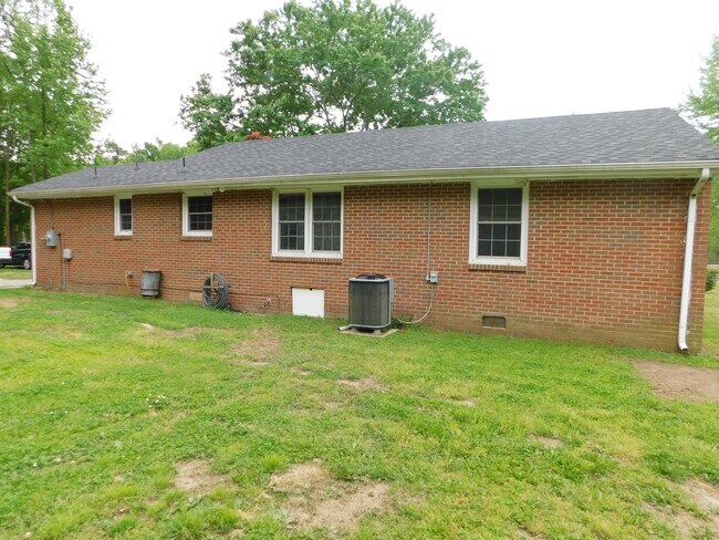 Building Photo - 13940 Ramblewood Dr