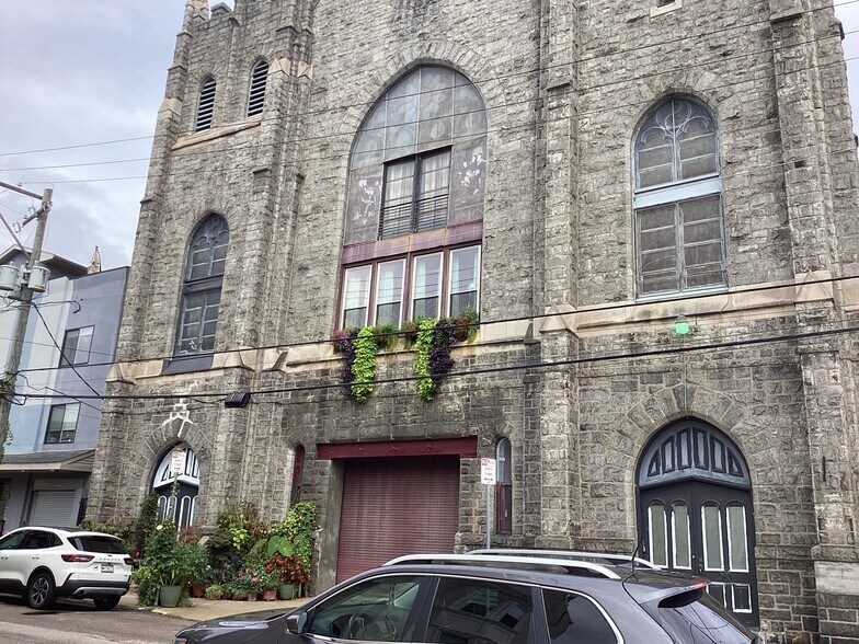 Building Photo - 3849 Terrace St