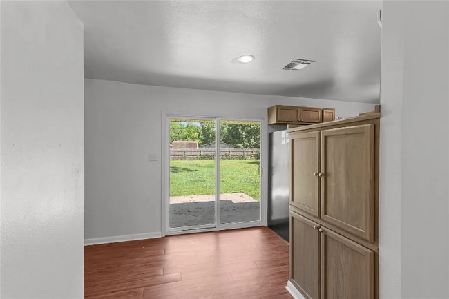 Building Photo - 4209 Lark St