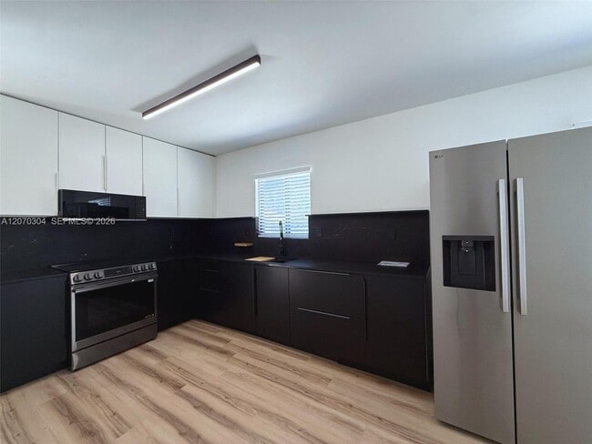 Building Photo - 226 Hispanola Rd