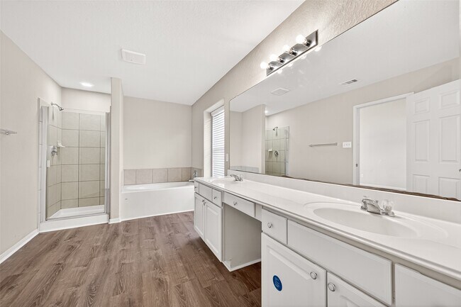 Building Photo - 3031 View Valley Trail