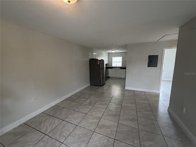 Building Photo - 1112 Martin St