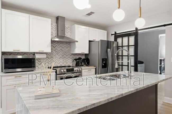 Building Photo - 562 Gary Rd NW