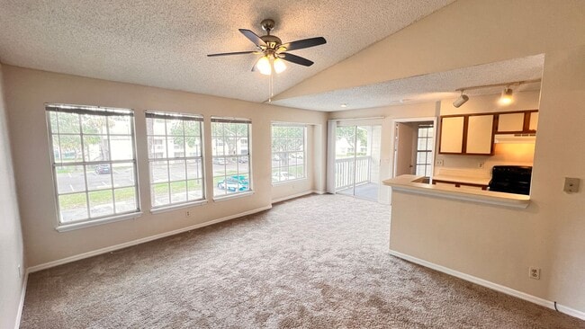 Building Photo - Available NOW! Charming 2 BD / 2 BA in Orl...