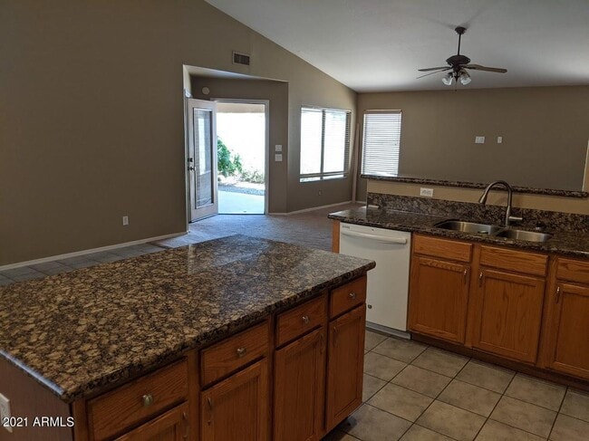 Building Photo - 616 S 110th Pl