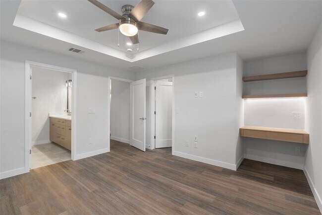 Building Photo - 4904 Russet Hill Dr