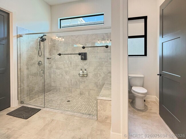 Building Photo - 9221 SW Esule Way