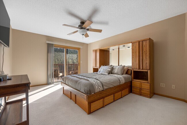 Building Photo - Fully furnished Rental