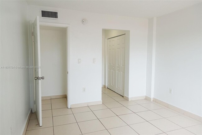 Building Photo - 495 NW 72nd Ave