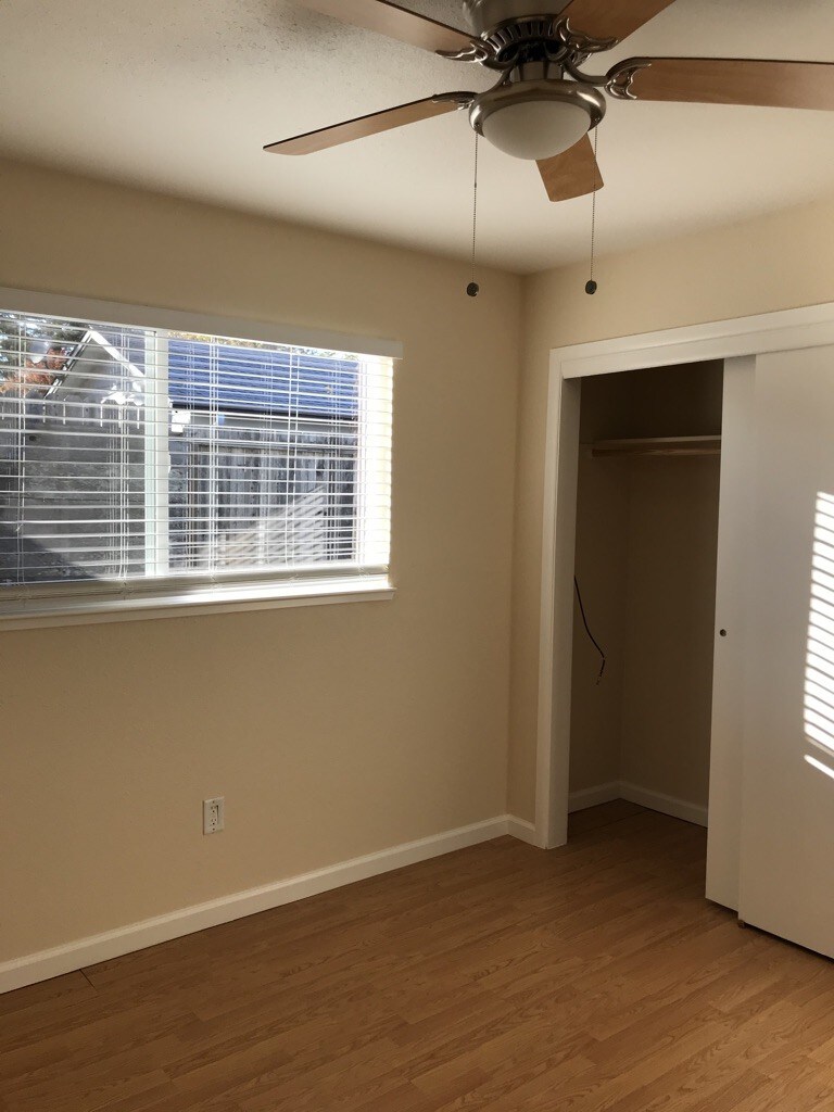 Building Photo - 1221 Jacky Dr