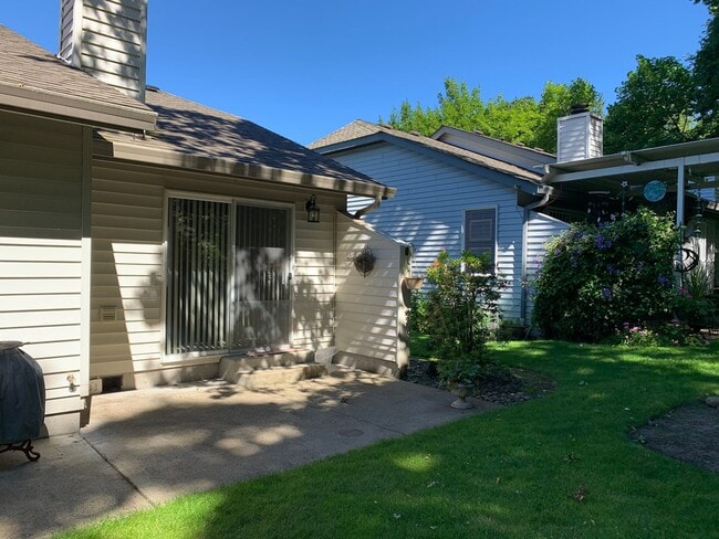 Building Photo - 2 Bed 2 Bath Summerwood Village Condo! Move In Special!