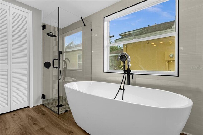 Building Photo - 3000 Bransbury Ct