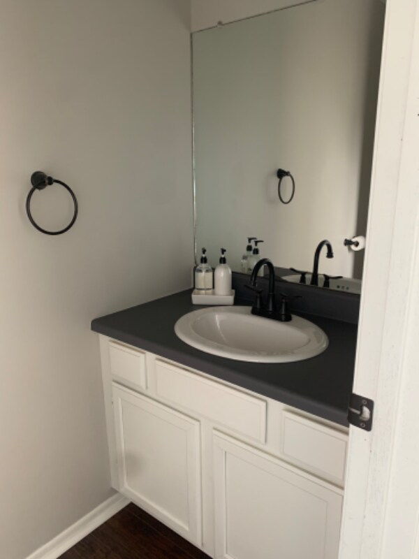 Building Photo - 6725 W Shade Ln