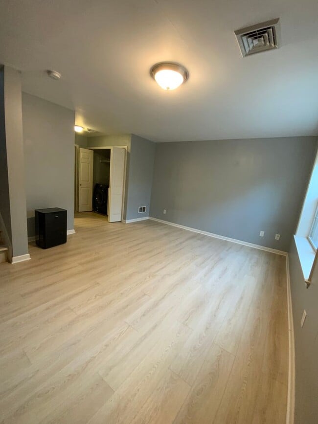 Building Photo - 282 Steepbank Road