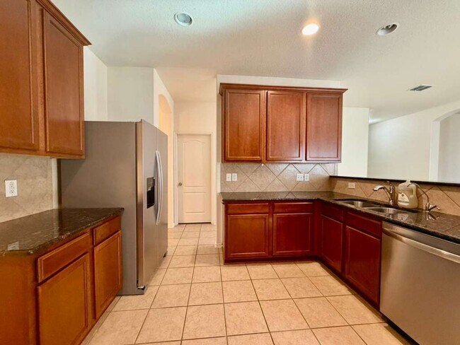 Building Photo - Discover Spacious One-Story Living in Mockingbird Heights!