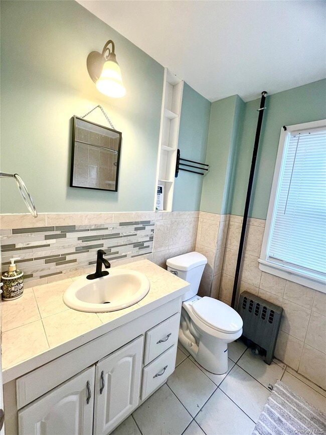 Building Photo - 11 Liberty St