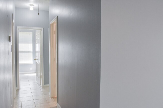 Building Photo - 1006 Addison Park Ln