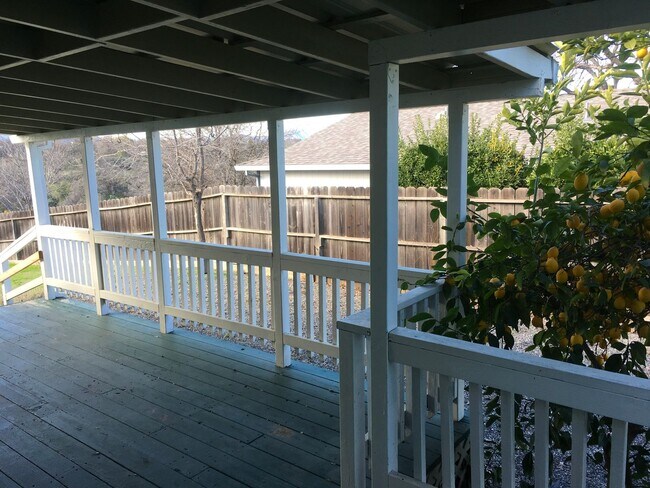 Building Photo - South Redding 2-Story Home, located in cul-de-sac