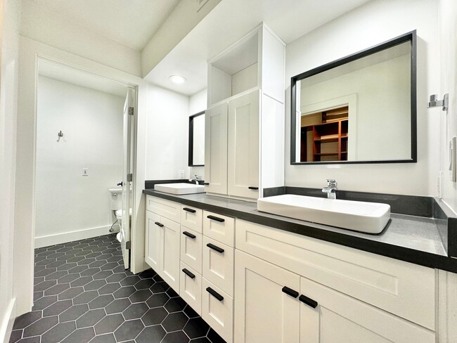 Building Photo - Stunning 3BD Home in Costa Mesa — 2 Car Attached Garage, Pool, Tennis Court & Modern Upgrades