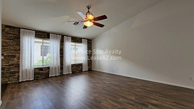Building Photo - 36243 N Mirandesa Dr