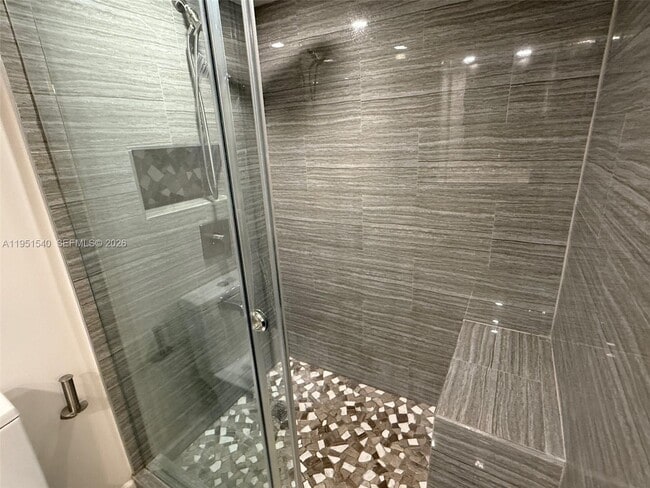 Building Photo - 6770 Indian Creek Dr