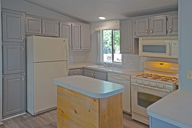 Building Photo - 2343 Gambel Oak Trail