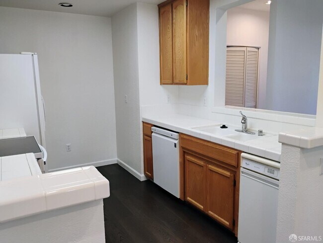 Building Photo - 2902 Hastings Shore Ln