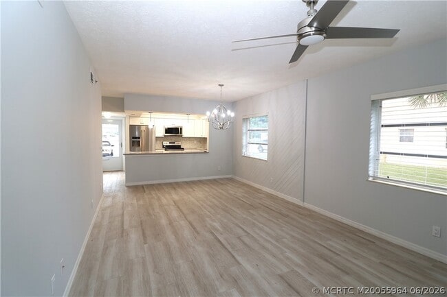 Building Photo - 2950 SE Ocean Blvd