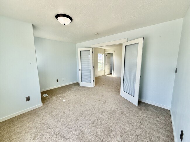 Building Photo - 722 S Willow Park Dr