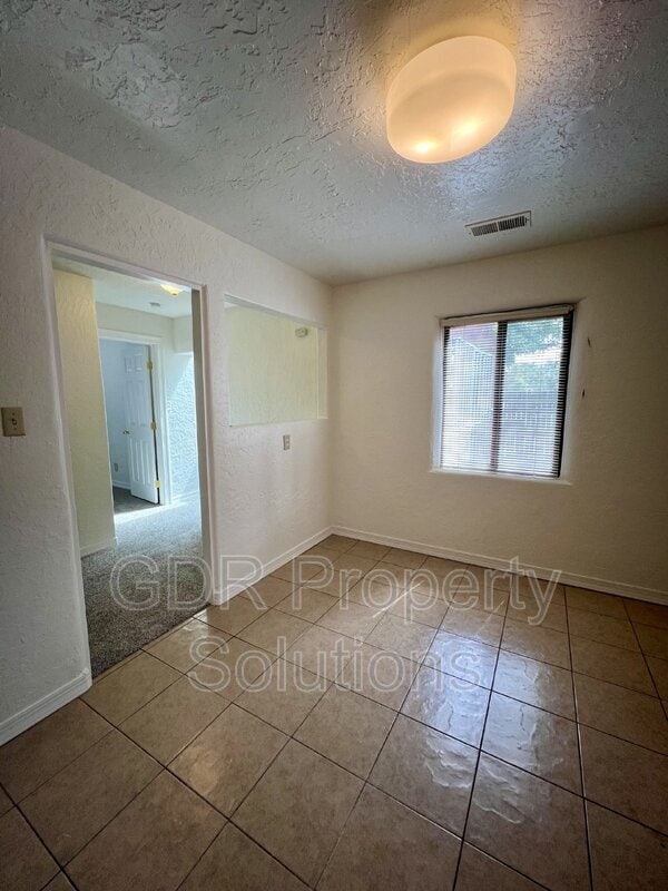 Building Photo - 3529 Ross Ave SE