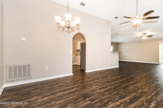 Building Photo - 2900 Stonegate Ln