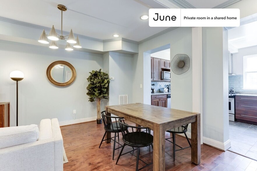 Building Photo - Room in Shared 5 bed/3.5 bath home in Capitol Hill