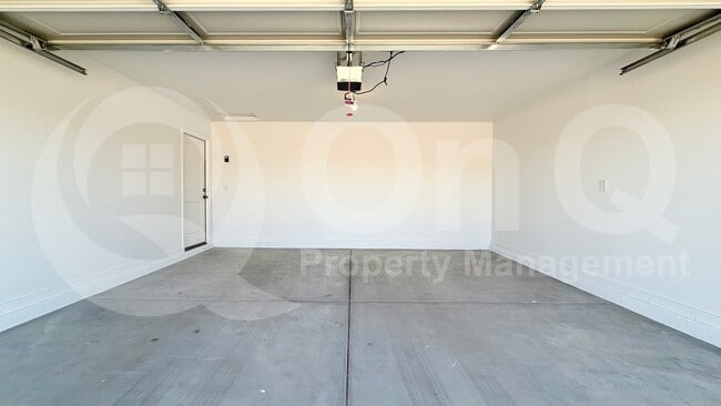 Building Photo - 14515 S Vera Cruz Rd