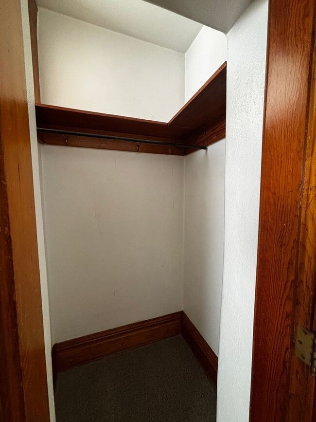 Building Photo - Spacious 1-Bedroom Apartment with Office Space Near Downtown Colorado Springs!